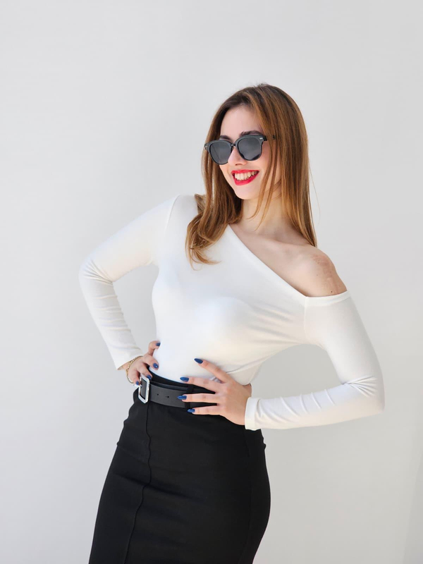 FELİX14789 Kayık Yaka Tek Omuz Krem Body