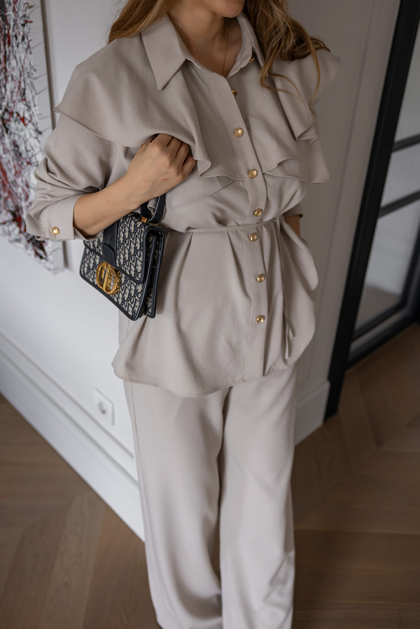 Gold Düğmeli Pelerin Detay Takım - BEJ