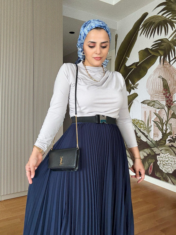 Şifon Pileli Etekli Sandy Bluz Takım – Zamansız Şıklık Lacivert