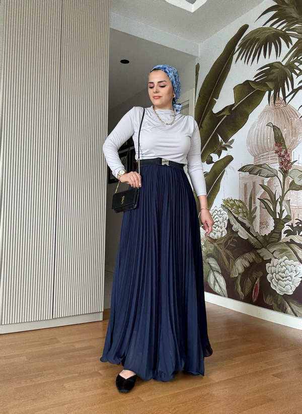 Şifon Pileli Etekli Sandy Bluz Takım – Zamansız Şıklık Lacivert