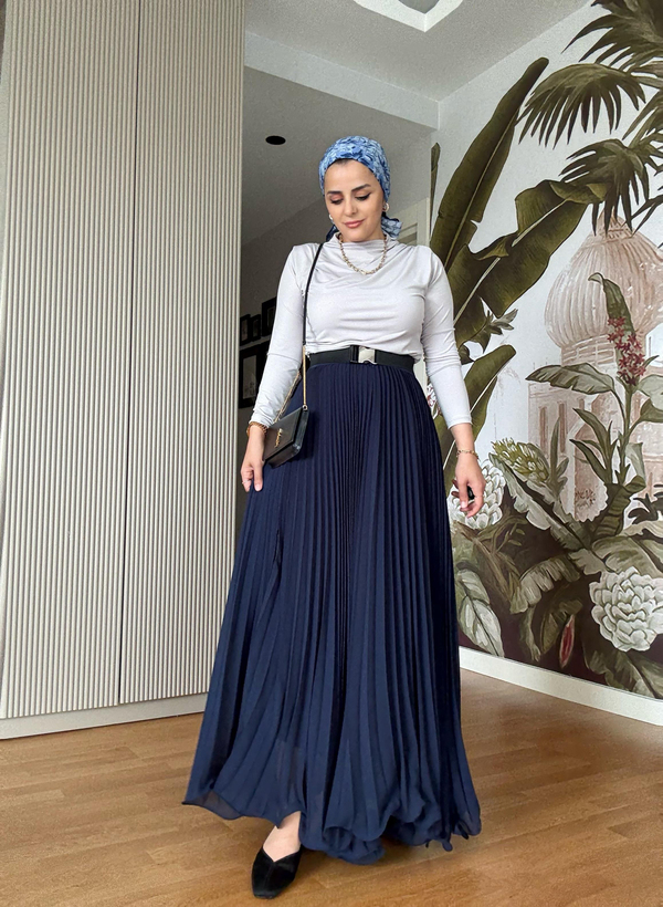 Şifon Pileli Etekli Sandy Bluz Takım – Zamansız Şıklık Lacivert