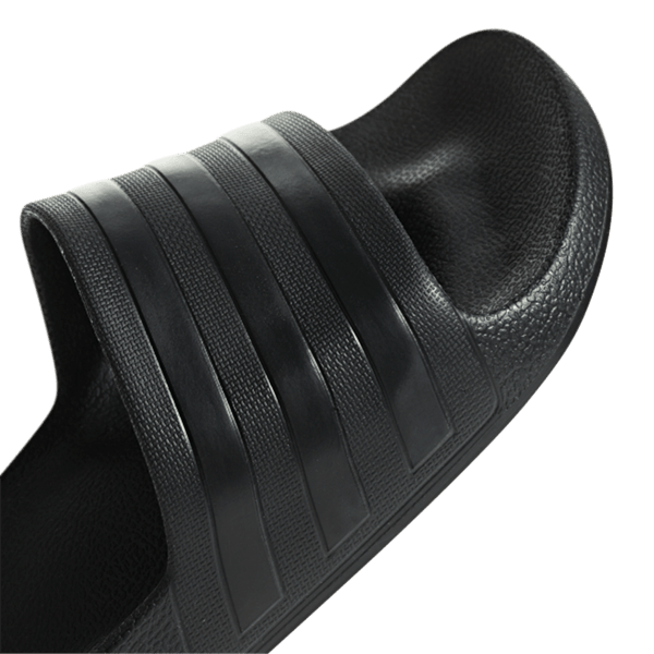 ADILETTE AQUA