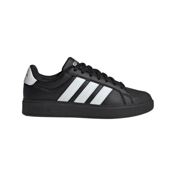 adidasGÜNLÜK GİYİMSTREETTALK