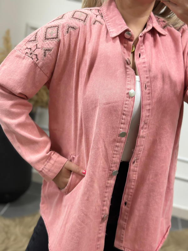 Gabardin Yıkamalı Omuz Nakış Detaylı Gömlek PEMBE-23KYeni00058