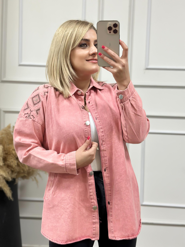 Gabardin Yıkamalı Omuz Nakış Detaylı Gömlek PEMBE-23KYeni00058