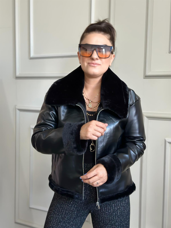 Kırmızı Kürklü Kısa Biker Deri Ceket SİYAH-23KDIS000003