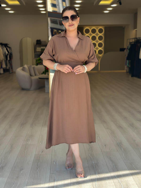 Kruvaze Yaka Yanları Düğme Detaylı Beli Lastikli Elbise KAHVE-23YELB000162