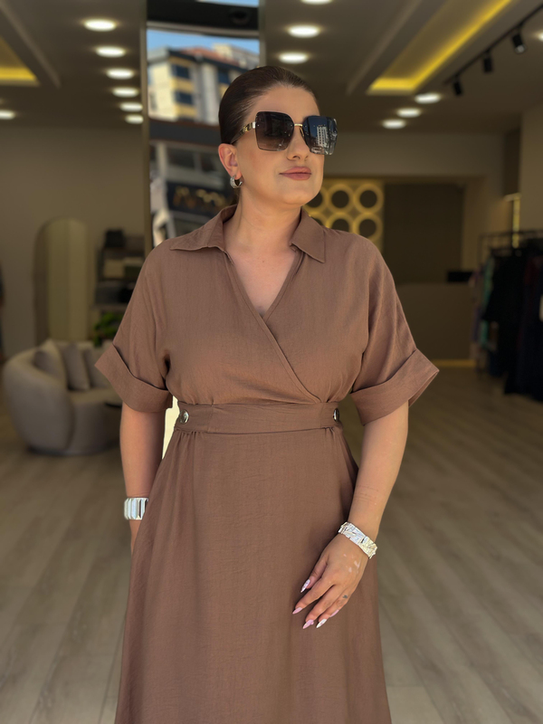 Kruvaze Yaka Yanları Düğme Detaylı Beli Lastikli Elbise KAHVE-23YELB000162