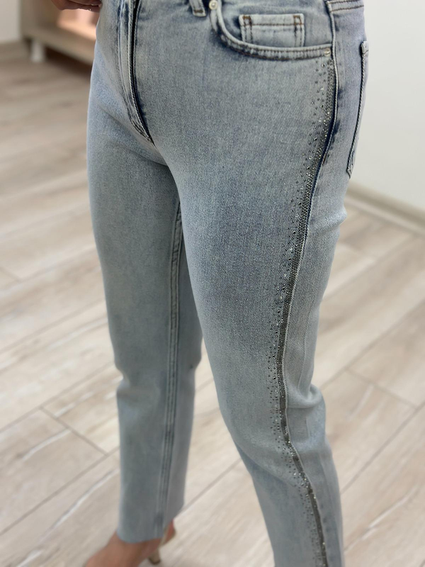 Şerit Taşlı Mom Fit Kot Pantolon BUZ MAVİ-23YALT000075