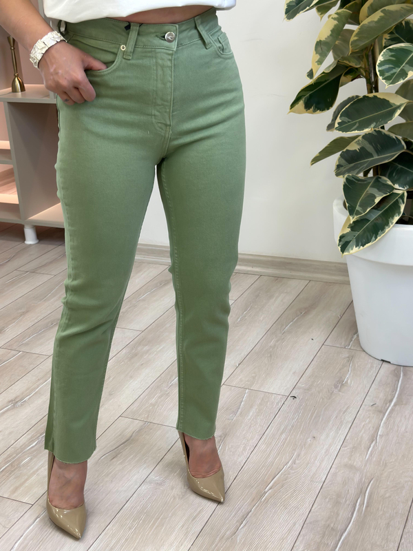 Yüksek Bel Likralı Toparlayıcı Paçası Kesik Fit Mom Jean ÇAĞLA YEŞİLİ-23MeALT00090