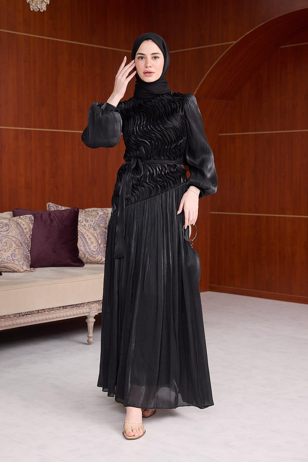 Eylül Abiye - Siyah
