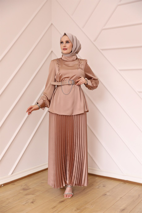 Belt Chain Detailed Suit - Golden