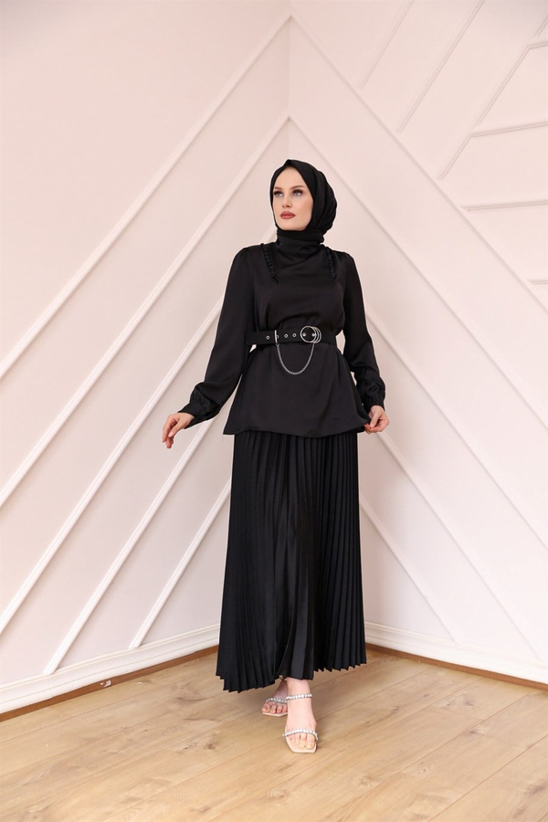 Belt Chain Detailed Suit - Black
