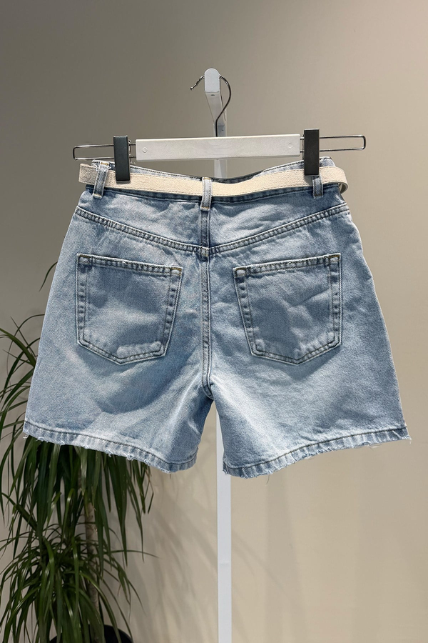 Açık Mavi Kemerli Denim Şort