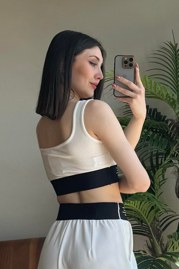Beyaz Lastik Detaylı Crop Top Atlet