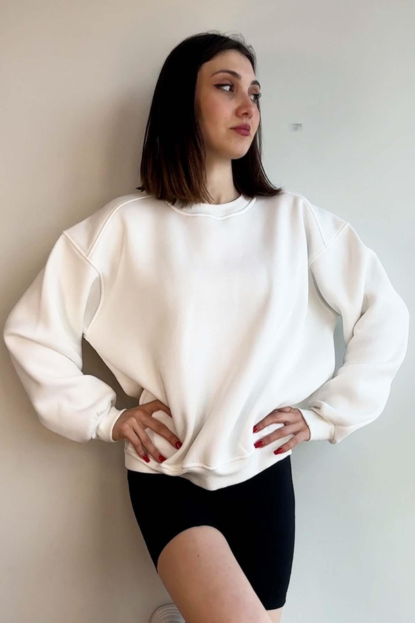 Beyaz Oversize Bisiklet Yaka İçi Şardonlu Üç İplik Sweatshirt