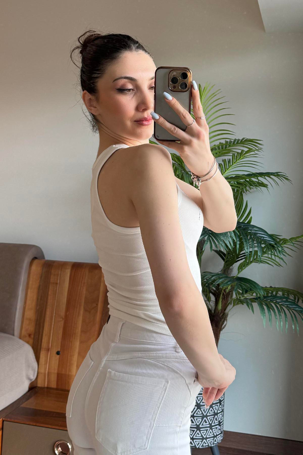Beyaz Taşlı Atlet