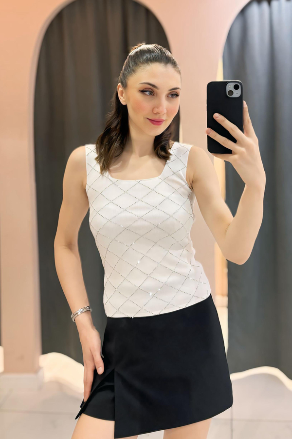 Beyaz Taşlı Atlet