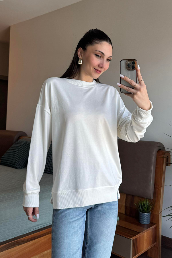 Beyaz Yakası ve Kolları Ribanalı Basic Sweatshirt