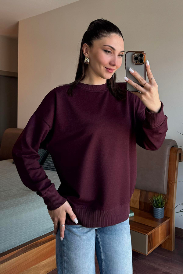 Bordo Yakası ve Kolları Ribanalı Basic Sweatshirt