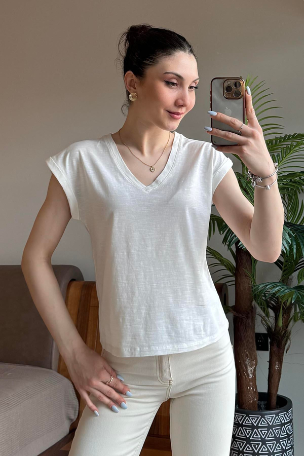 Ekru Arkası Nakışlı T Shirt