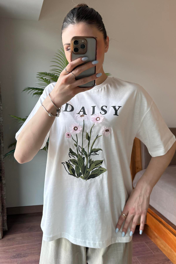Ekru Çiçek Nakışlı T Shirt