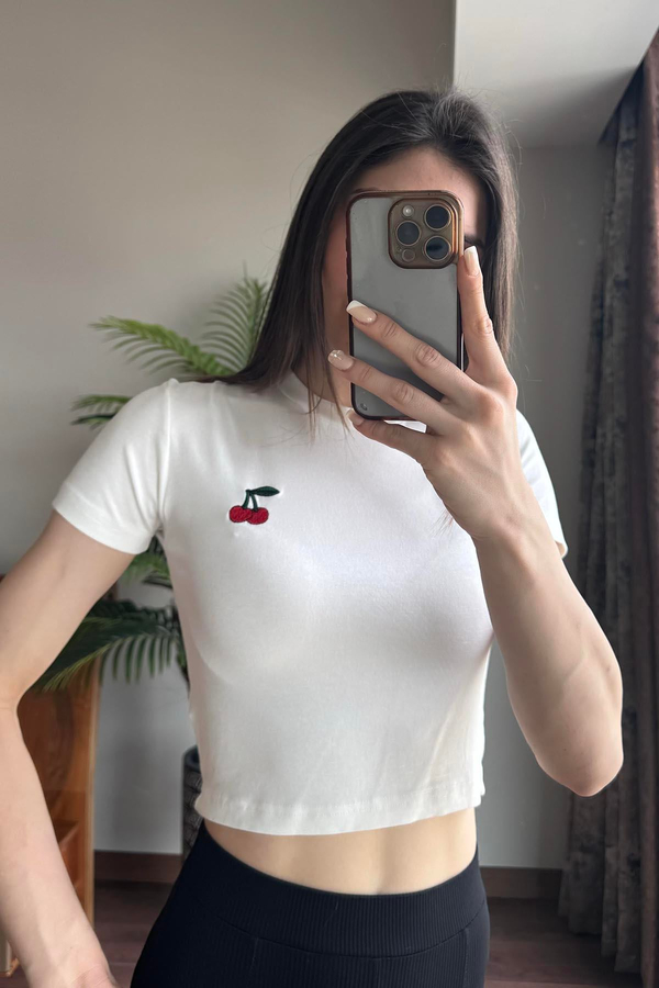 Ekru Kiraz Nakışlı Soft Touch Modal Kısakollu T Shirt