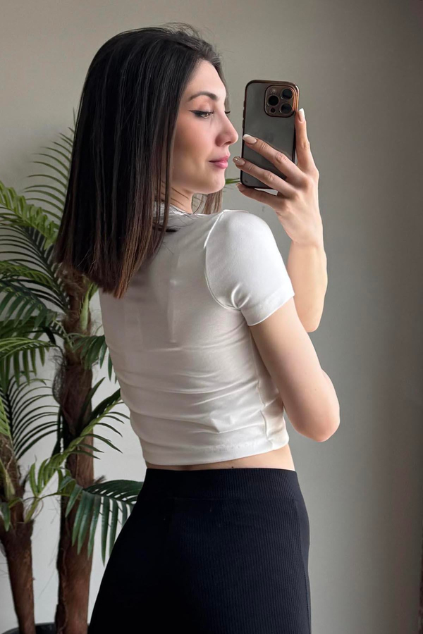 Ekru Kiraz Nakışlı Soft Touch Modal Kısakollu T Shirt