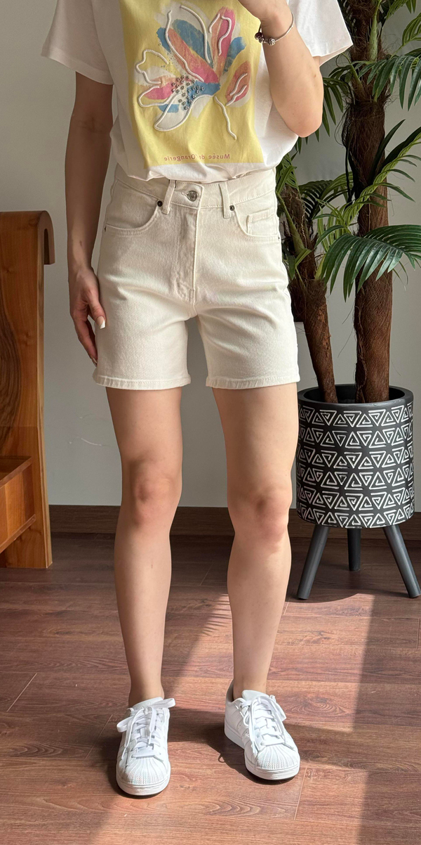 Ekru Şehir Boy Denim Şort