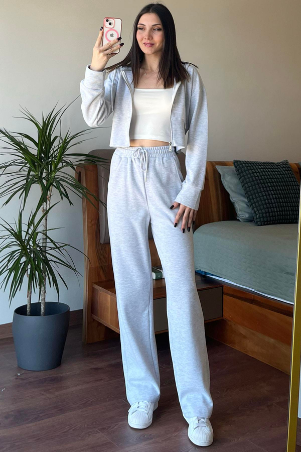 Gri Kapüşon Detaylı Crop Ceketli Takım