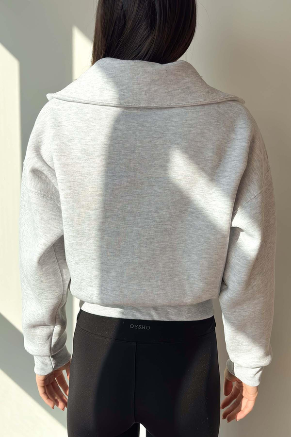 Gri Yaka Detaylı Crop Sweatshirt