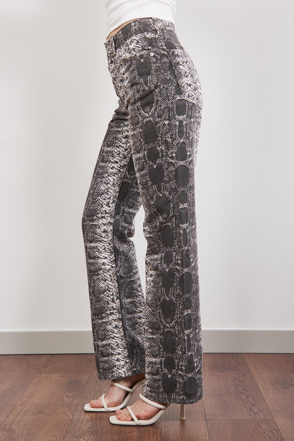 Gri Yılan Desenli Straight Jean