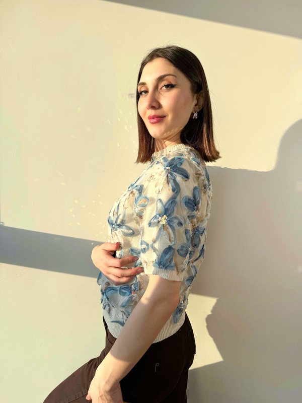 Krem Çiçek Detaylı Triko Kazak