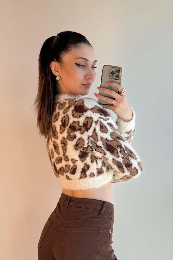 Krem Leopar Desenli Bisiklet Yaka Sakallı Yumoş Crop Kazak