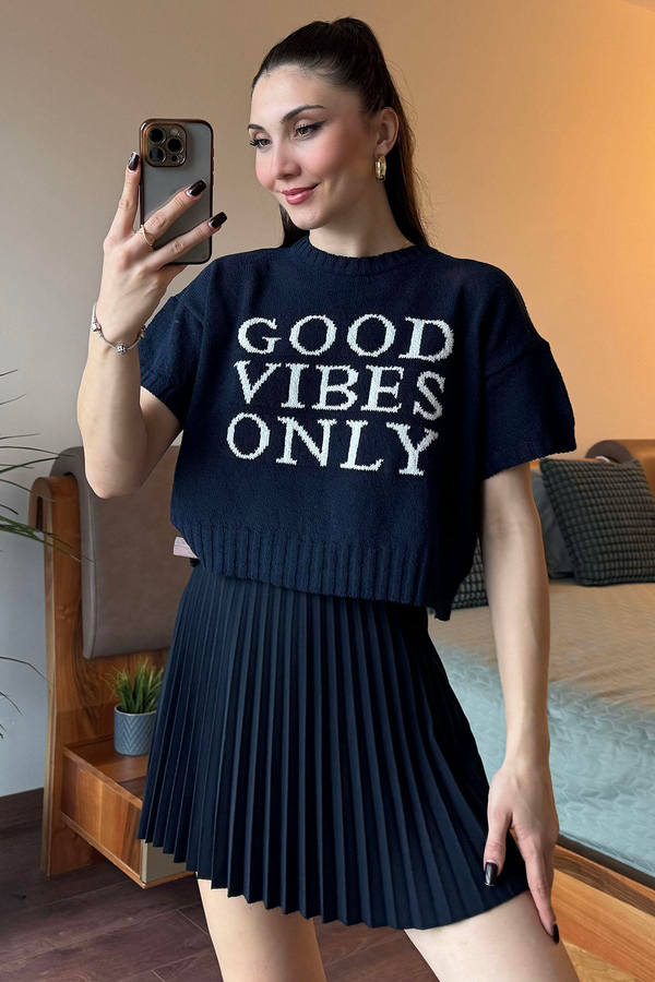 Lacivert Good Vibes Yazılı Kısakollu Triko Kazak