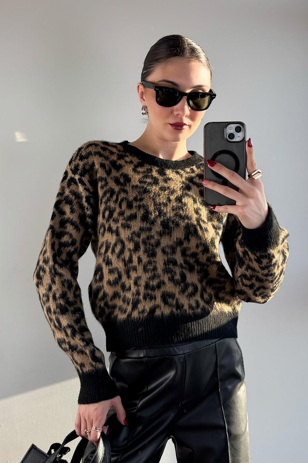 Leopar Sakallı Crop Kazak