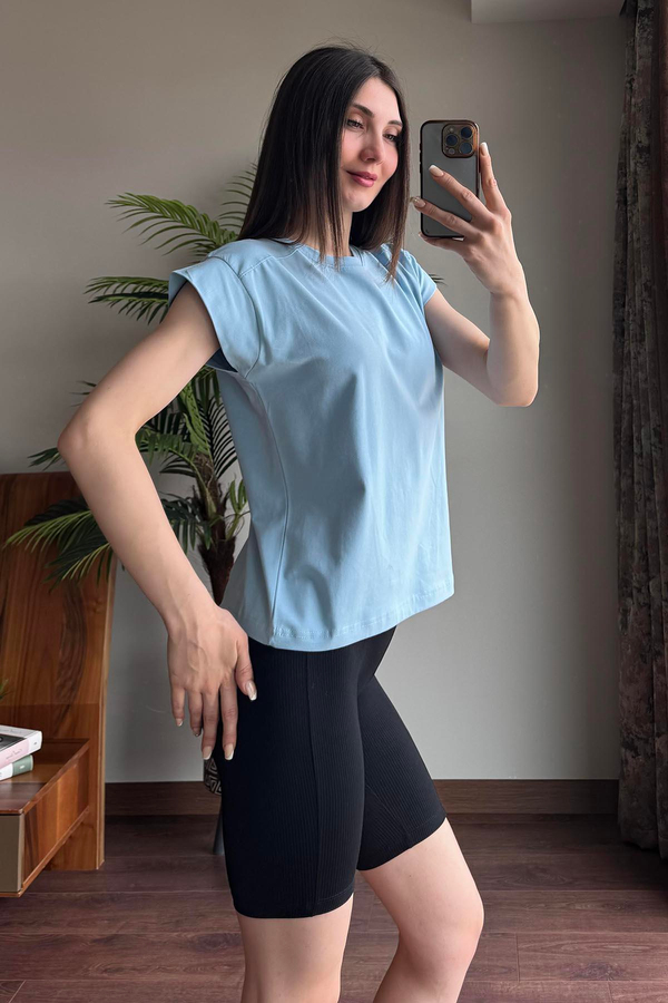 Mavi Kol Detaylı T Shirt