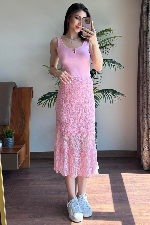 Pembe Astarlı Dantel Etek