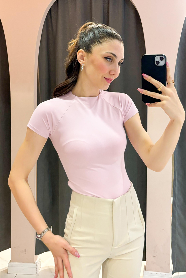 Pembe Yakası Dikişli Dik Yaka T Shirt