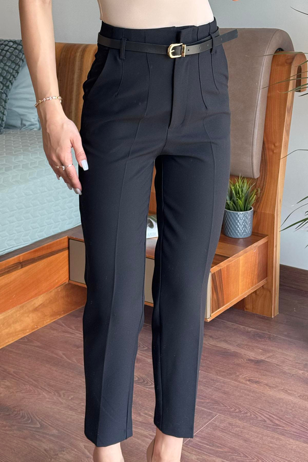Siyah Önü Flatolu Kemerli Pantolon