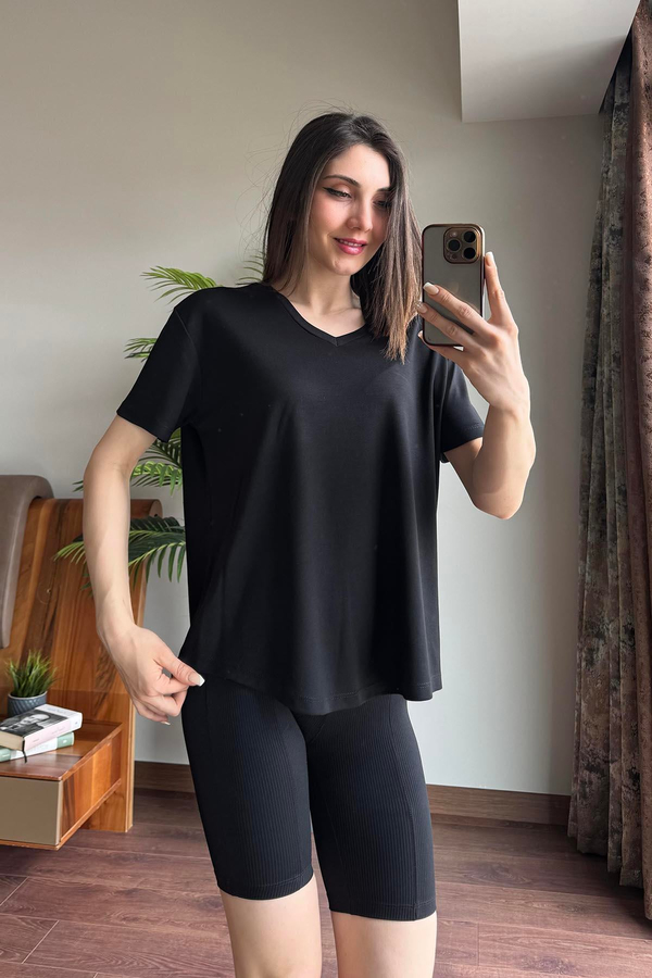 Siyah V Yaka Basic T Shirt