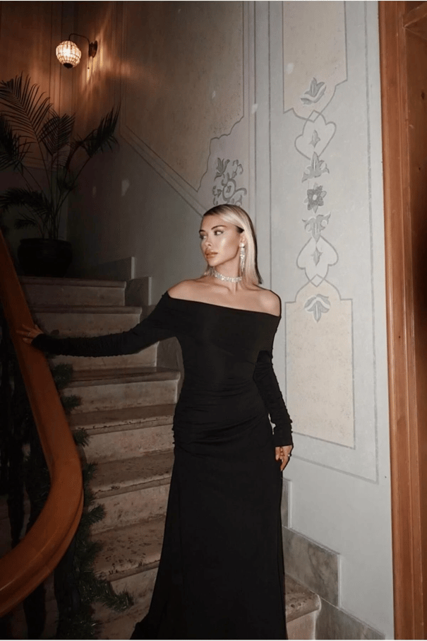Madonna Yaka Uzun Elbise Siyah - Siyah