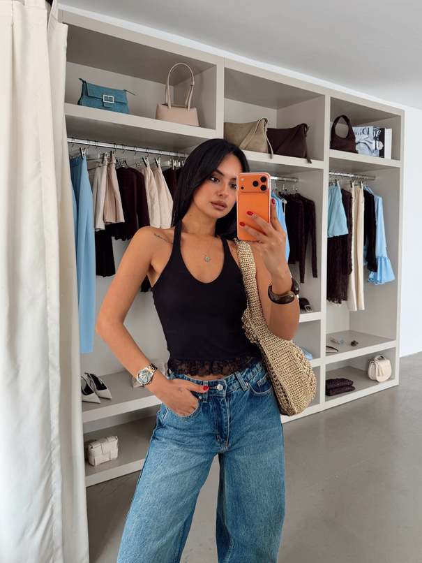 Etek Ucu Dantelli Crop -Siyah