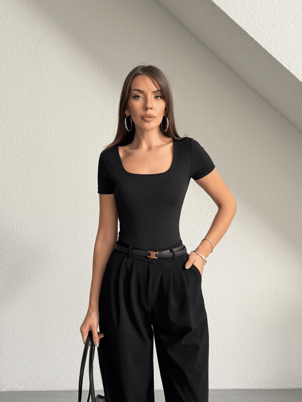Kare Yaka Kısa Kol Bodysuit - Siyah