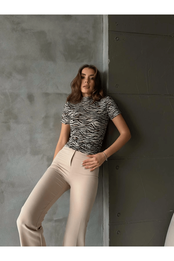 Dik Yaka Desenli Kısa Kol Bluz GRİ ZEBRA - Gri