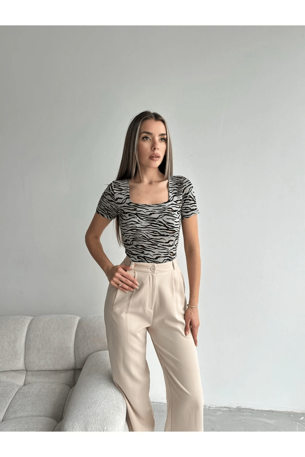 Desenli Kare Yaka Kısa Kol Bluz GRİ ZEBRA - Gri