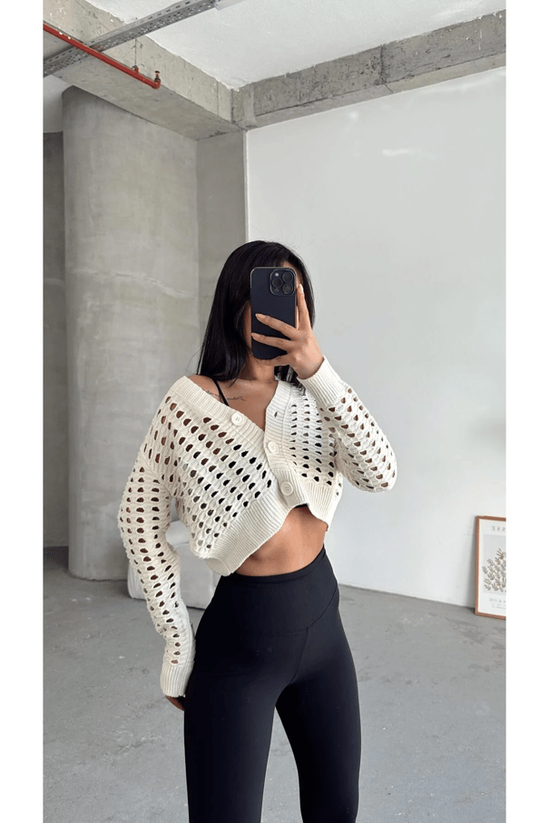 Delik Detaylı Crop Hırka Krem - Krem