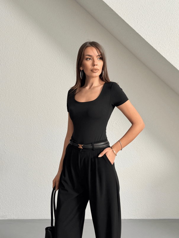 Kare Yaka Kısa Kol Bodysuit - Siyah