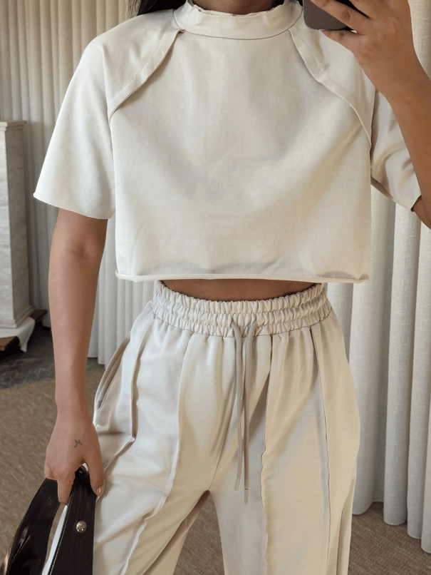 Ters Dikiş Detay Crop Takım - Bej