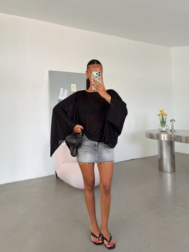 Altı Zımbalı Yarasa Bluz - Siyah